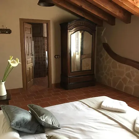 Hoces Del Duraton Landhaus *